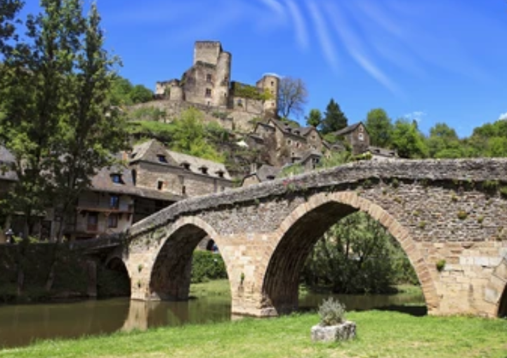 Villages à visiter en Aveyron: Belcastel